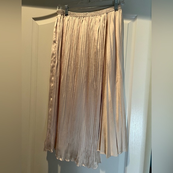 Vince Cream Pleated Midi Skirt Size XS - Picture 6 of 10